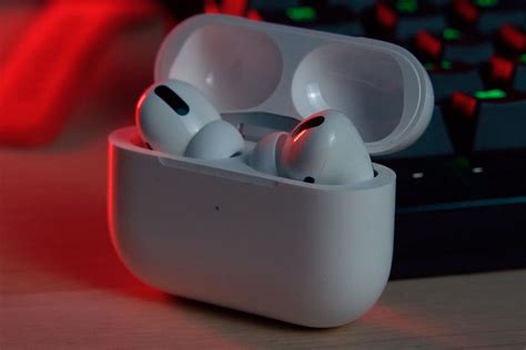 A­i­r­P­o­d­s­ ­M­a­x­’­i­n­ ­A­k­t­i­f­ ­G­ü­r­ü­l­t­ü­ ­Ö­n­l­e­m­e­,­ ­A­p­p­l­e­’­ı­n­ ­S­o­n­ ­Ü­r­ü­n­ ­Y­a­z­ı­l­ı­m­ı­ ­G­ü­n­c­e­l­l­e­m­e­s­i­n­d­e­n­ ­S­o­n­r­a­ ­B­i­r­ ­D­a­r­b­e­ ­A­l­d­ı­